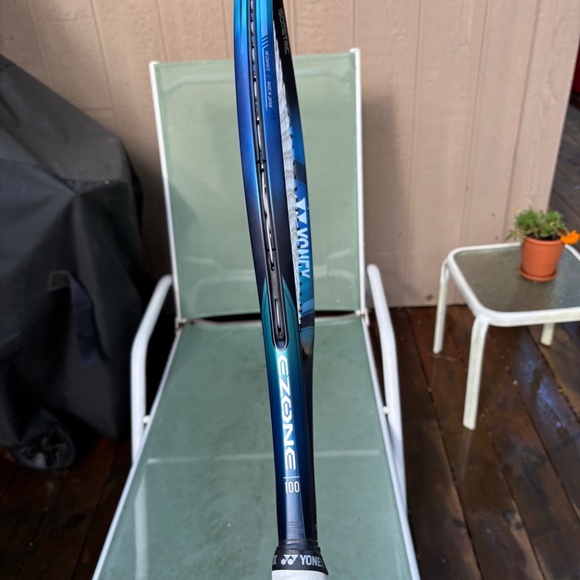 Yonex EZONE 100  Racket - 7th Generation - Picture 2 of 14